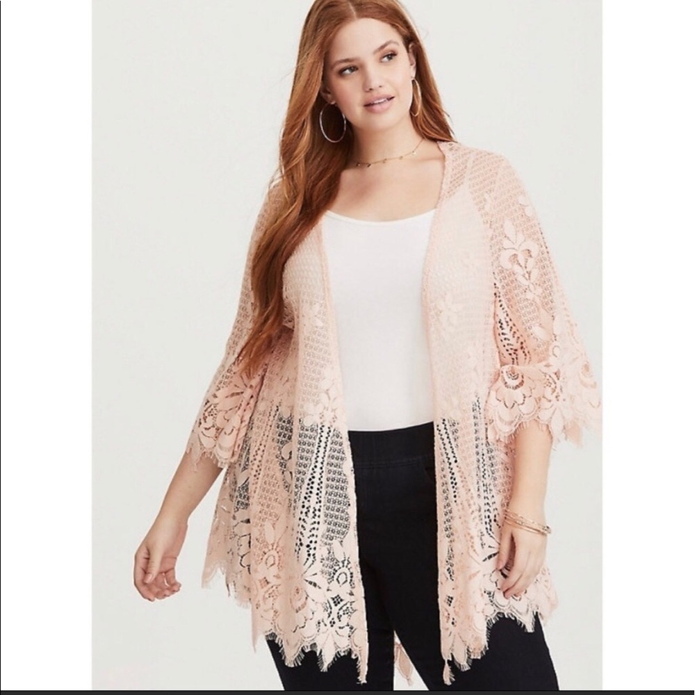 Pale Pink Scalloped Lace Kimono